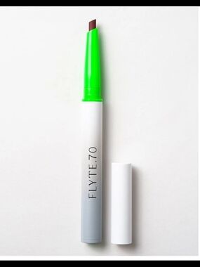 Flyte 70 Lip Liner - Fame- .01oz New In Box